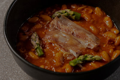 Beans with wild beans, spicy chorizo ​​and dewlap