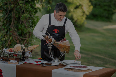 Jamón ibérico en verano: el aliado perfecto para tus eventos al aire libre