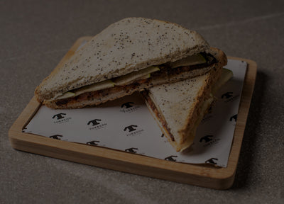 Sandwich de Morcilla iIbérica curada, manzana granny y cebolla pochada